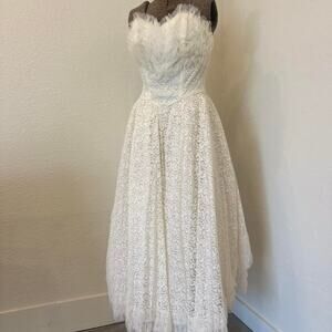 Vintage White Feather Bodice Lace Wedding Dress